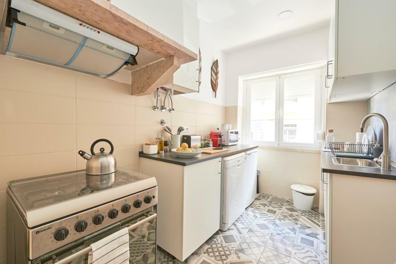 Belem Light Filled Apartment, By Timecooler * Lissabon