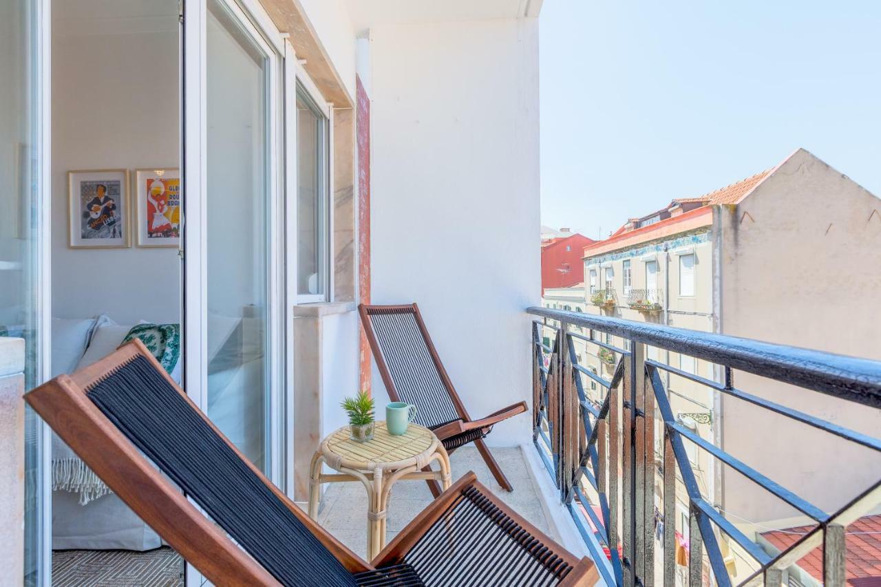 Renovated Sunny With Amazing Sunset Balcony , By Timecooler Apartment