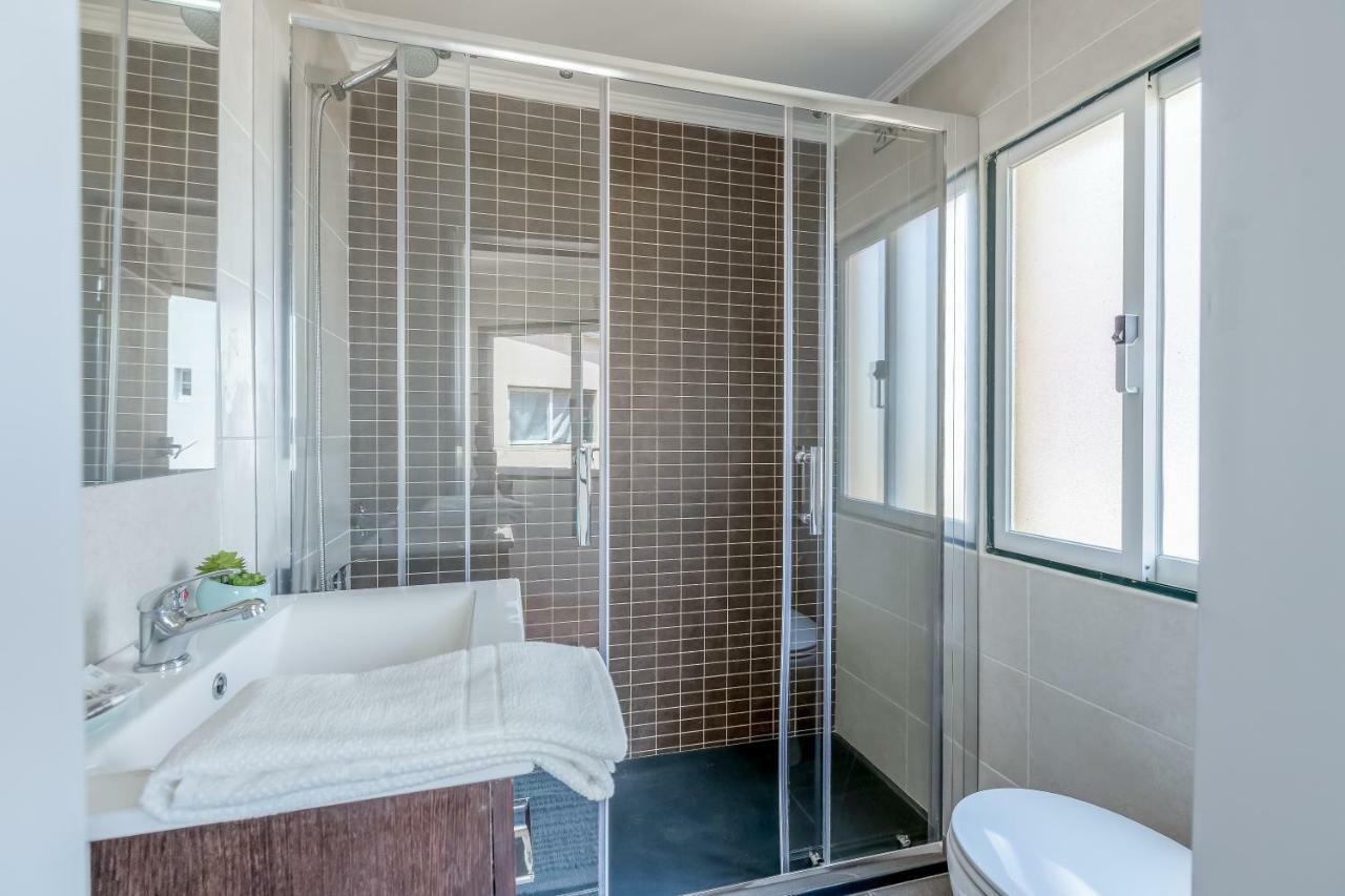 Bright & Spacious Alfama Apartment, By Timecooler Apartamento Lisboa