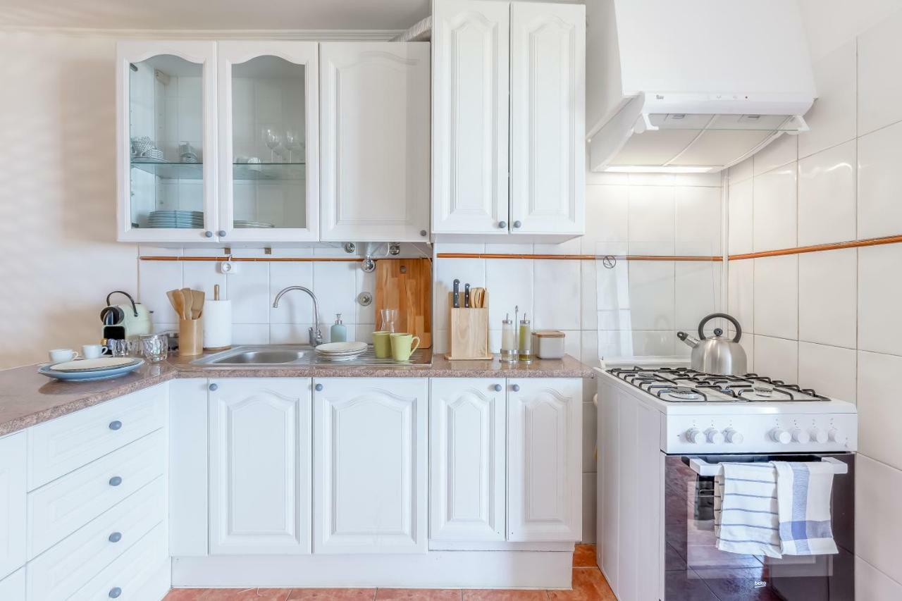 Bright & Spacious Alfama Apartment, By Timecooler * Lisboa