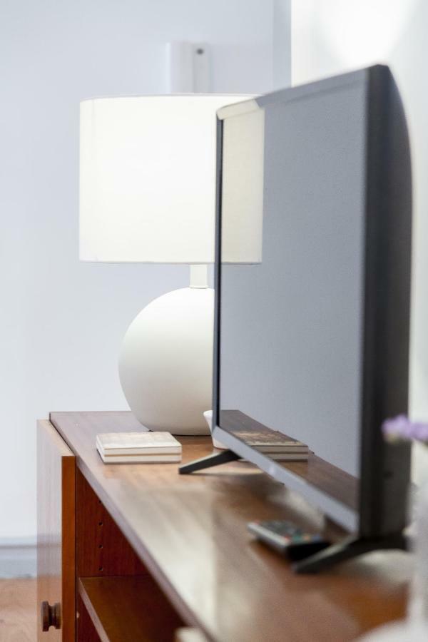 Bright & Spacious Alfama Apartment, By Timecooler Apartamento *