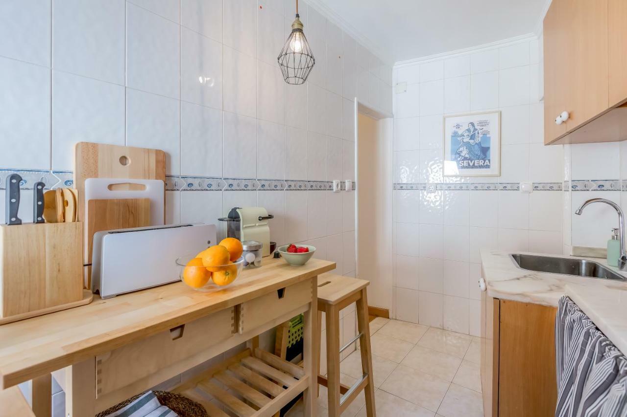 Appartement Light Filled Typical At Alfama, By Timecooler *