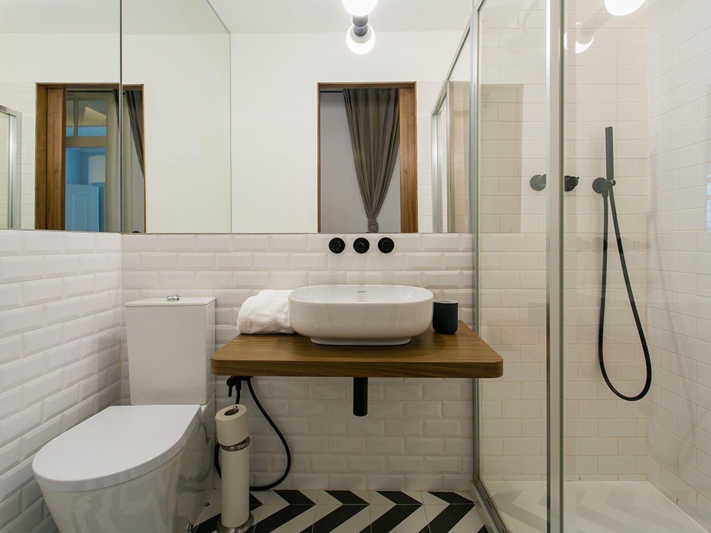Joivy Splendid 2br Flat In Bairro Alto, Nearby Luis De Camoes Square * Lissabon