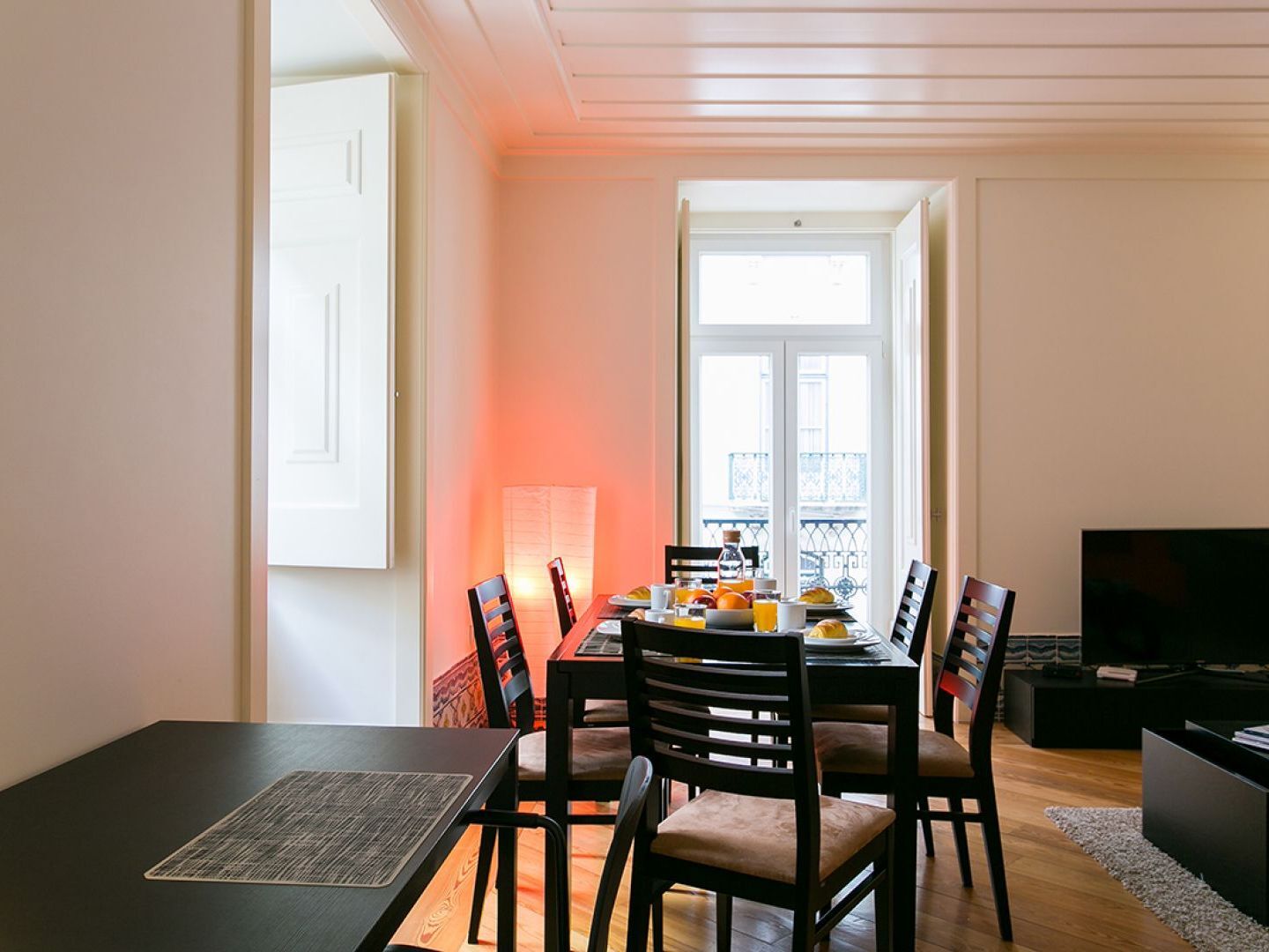 Appartement Joivy Elegant 2br With Workspace Nearby Baixa-chiado Subway Lissabon