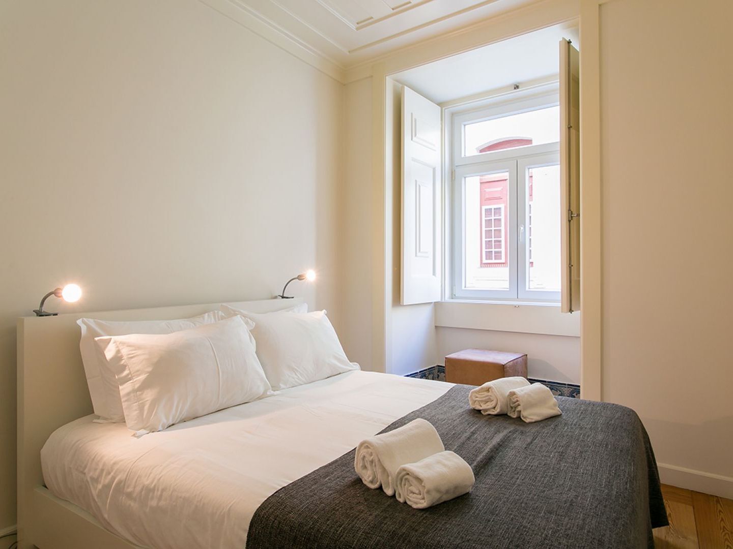 Joivy Elegant 2br With Workspace Nearby Baixa-chiado Subway Appartement