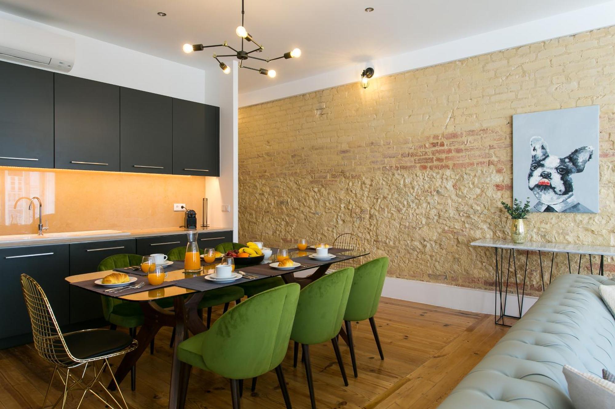 Apartment Joivy Gorgeous 3br With Balcony Nearby Time Out Market