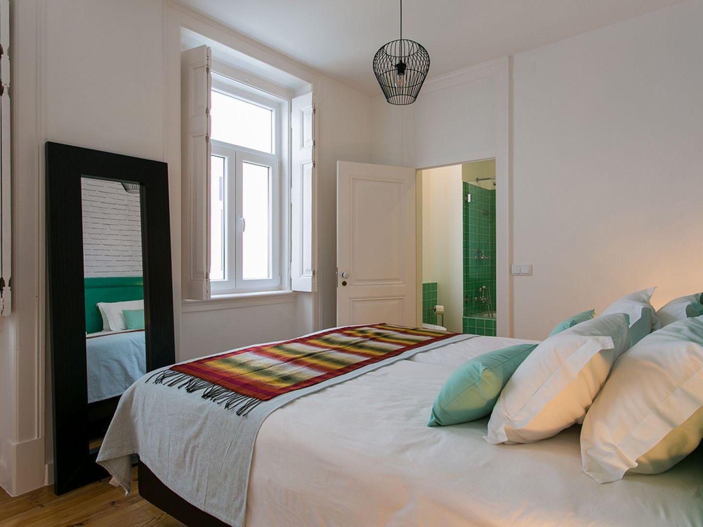 Joivy Gorgeous 3br With Balcony Nearby Time Out Market Lissabon