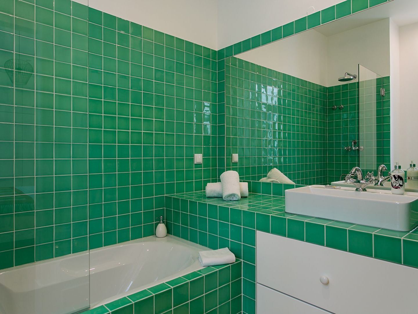 Apartment Joivy Gorgeous 3br With Balcony Nearby Time Out Market Lissabon