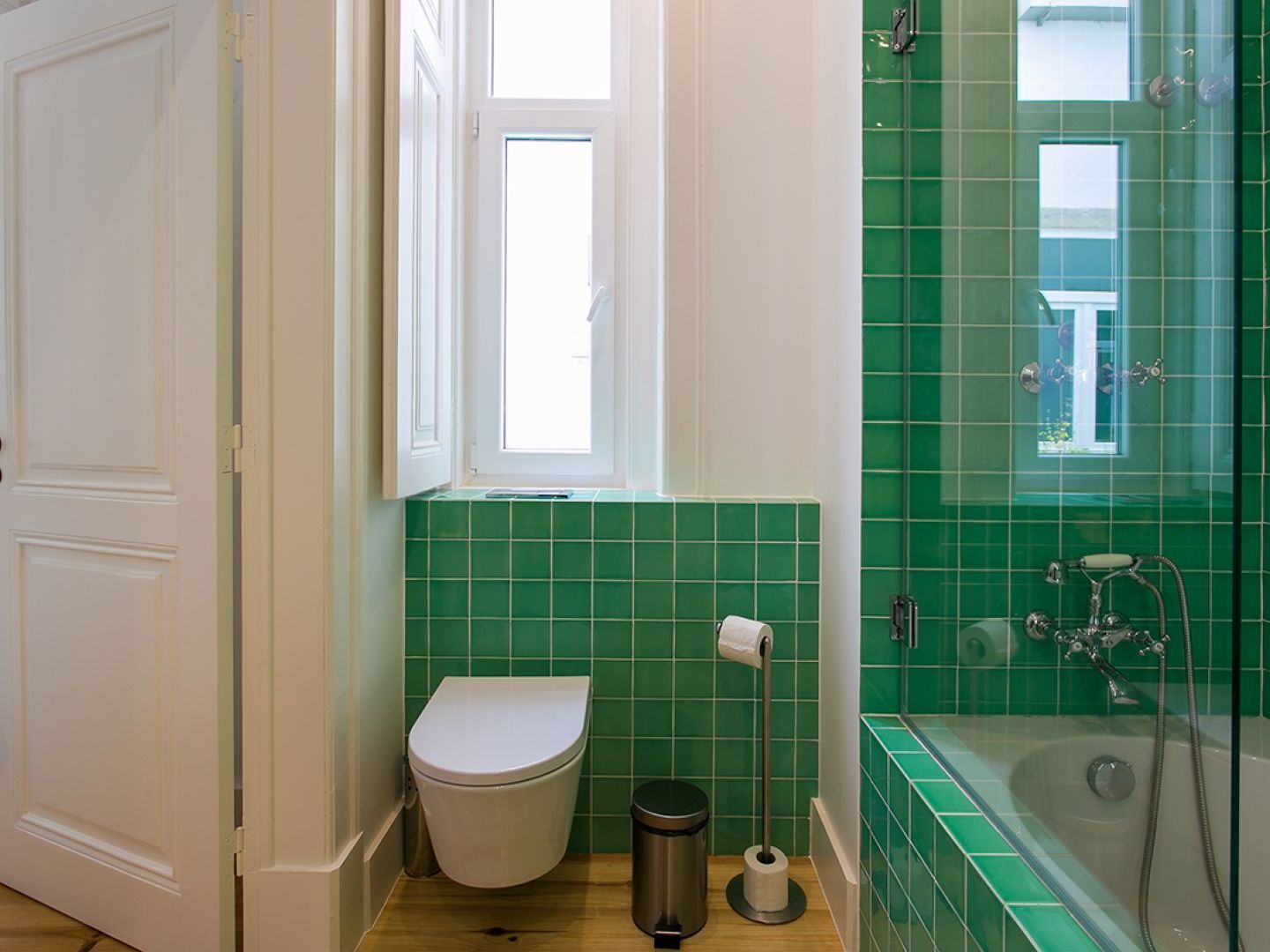 Apartment Joivy Gorgeous 3br With Balcony Nearby Time Out Market Lissabon