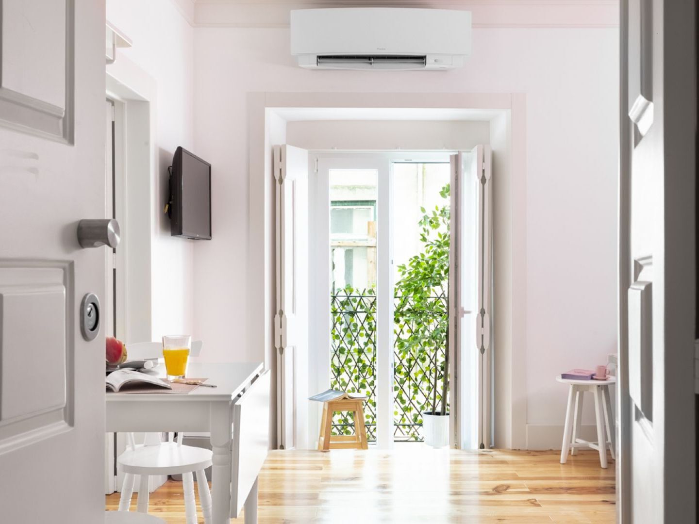 Appartement Altido Chic 1br Apt With Balcony Close By Graça Viewpoint&tram Stops *