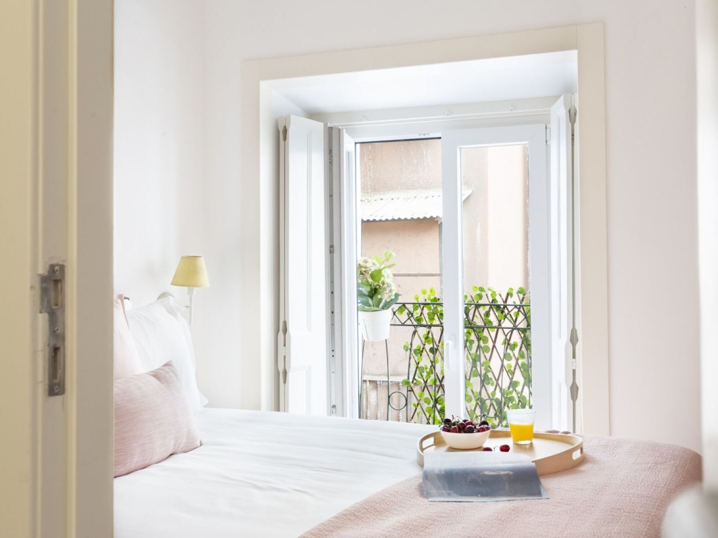 Appartement Altido Chic 1br Apt With Balcony Close By Graça Viewpoint&tram Stops Lisboa