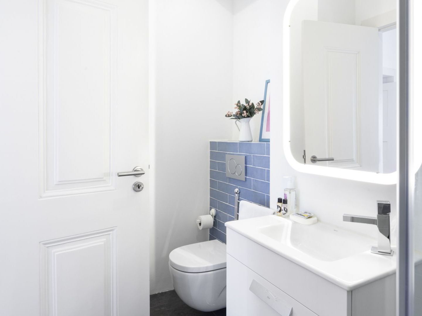 Altido Chic 1br Apt With Balcony Close By Graça Viewpoint&tram Stops * Lisboa