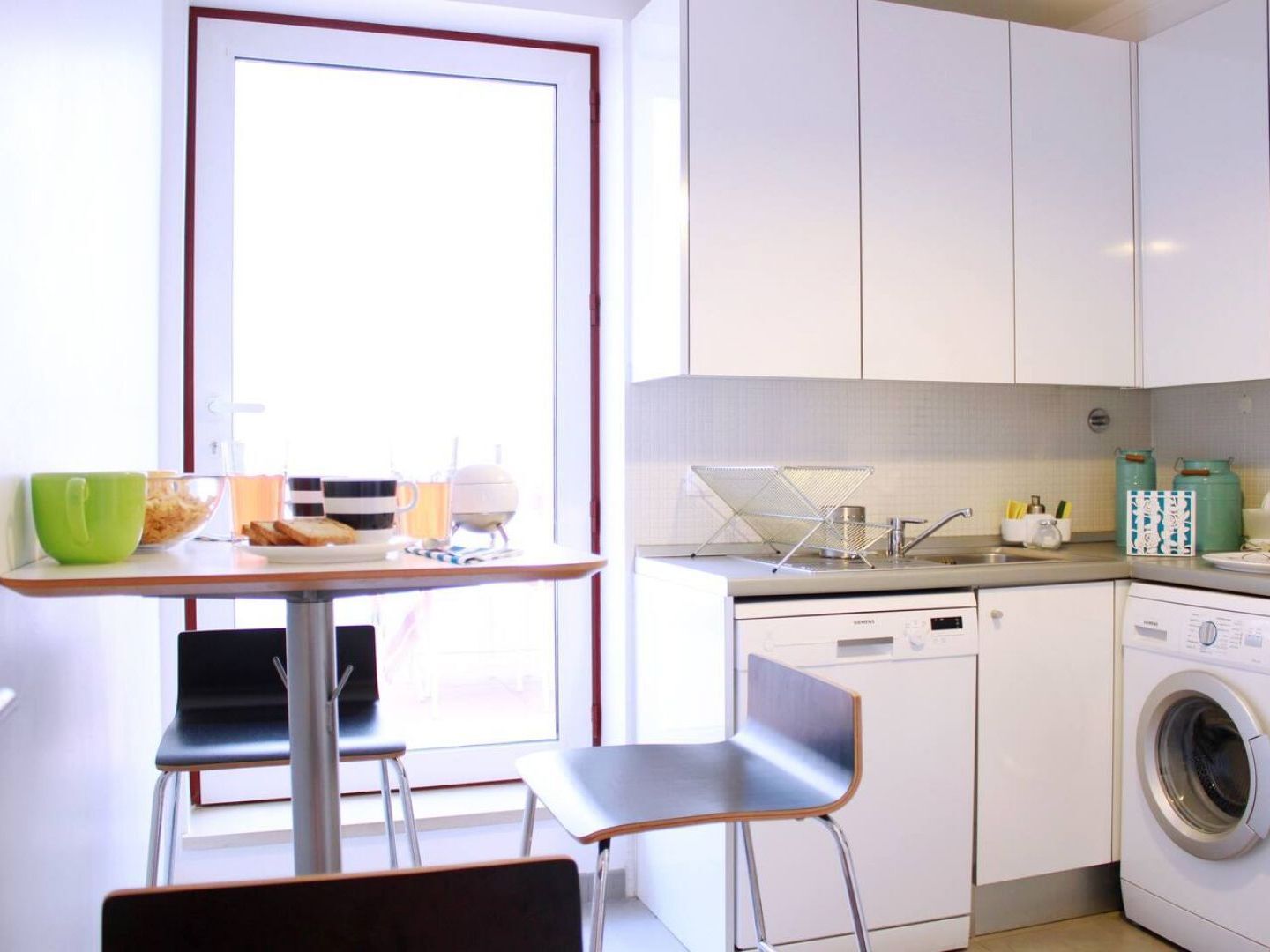 Altido Modern 1-bed With Terrace, Moments From São Bento Palace * Lisboa