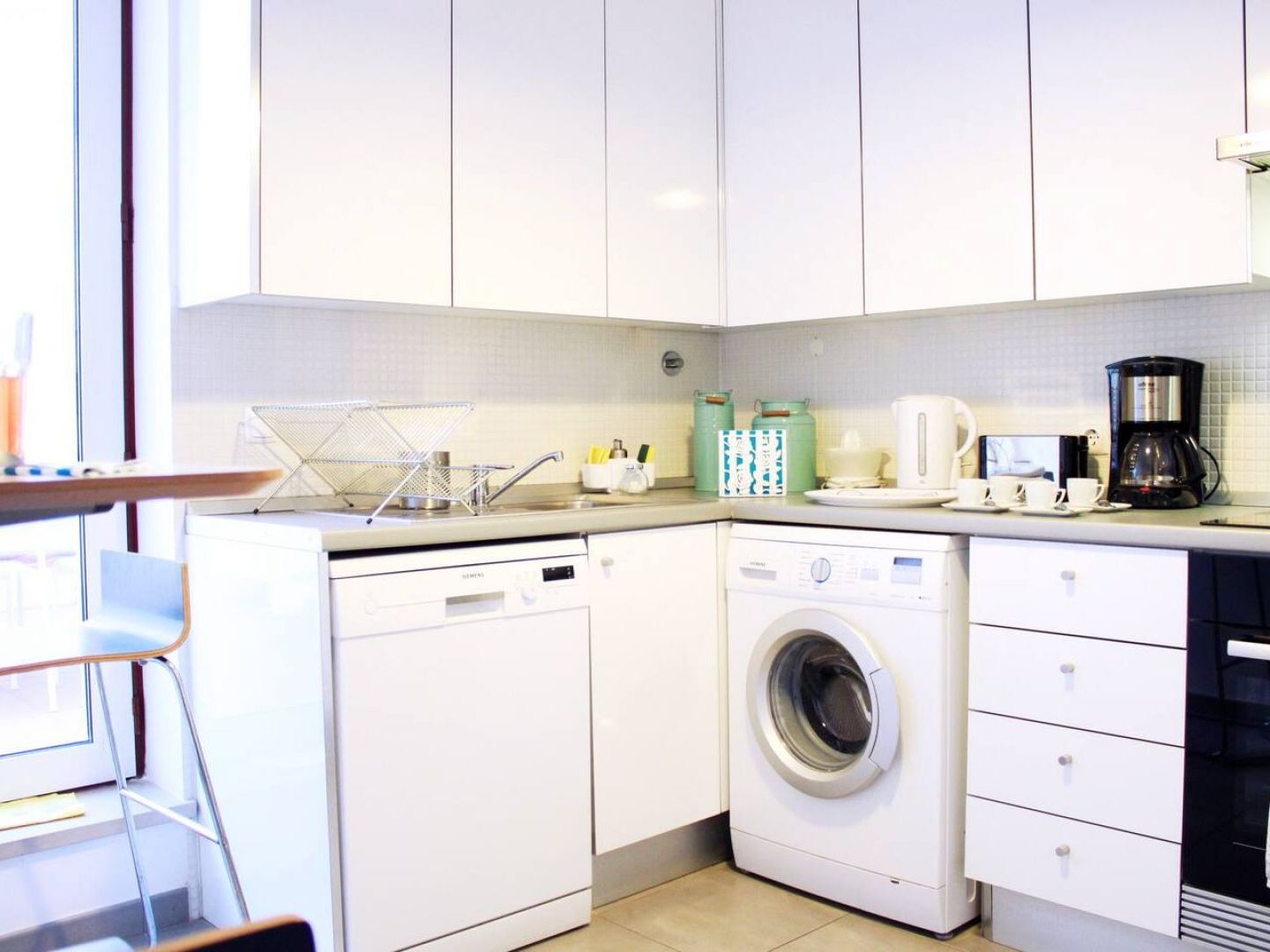 Altido Modern 1-bed With Terrace, Moments From São Bento Palace *