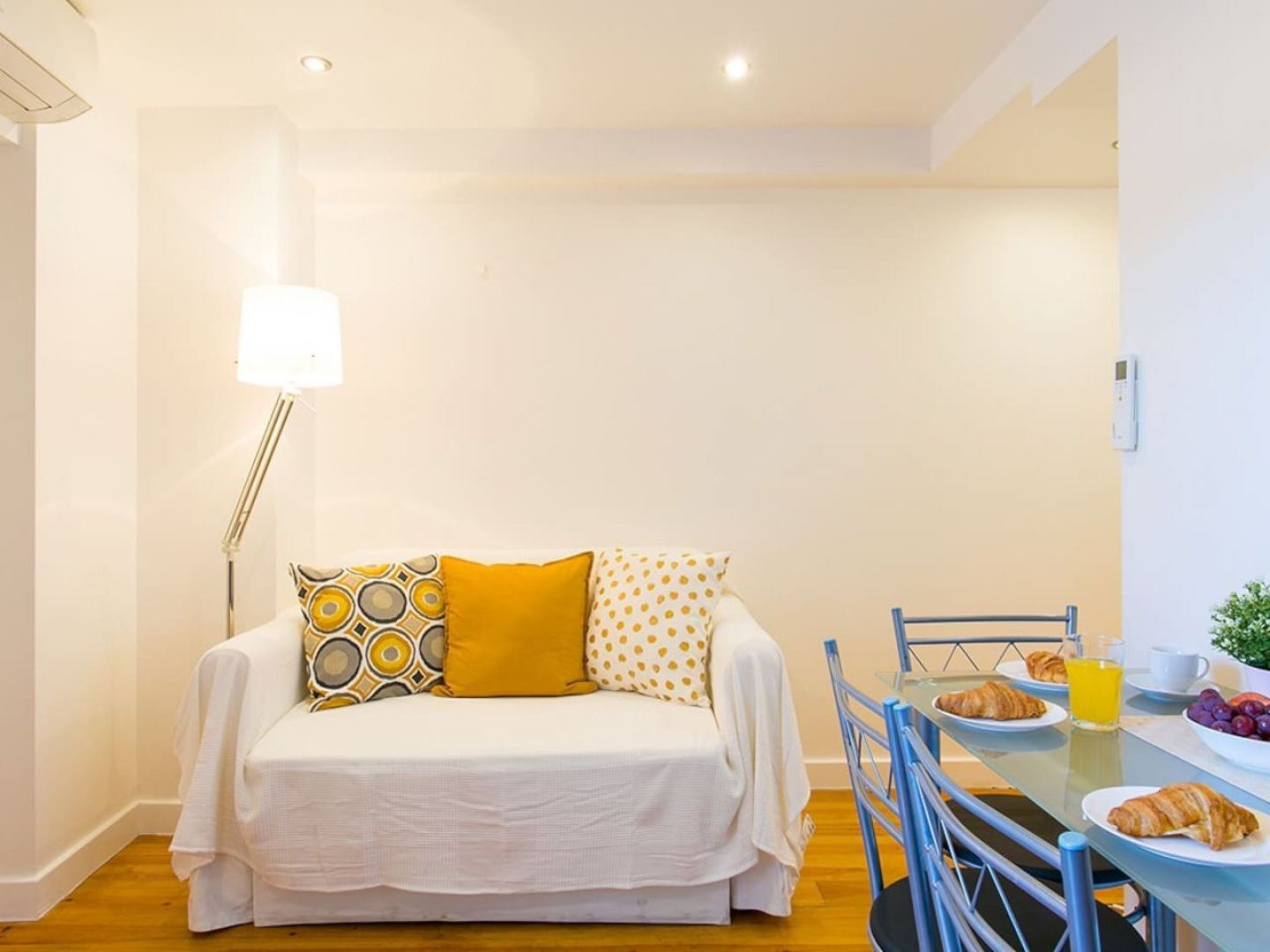 Apartment Joivy Cosy 1-bed Flat With Balcony In Alfama, Moments From The Port *
