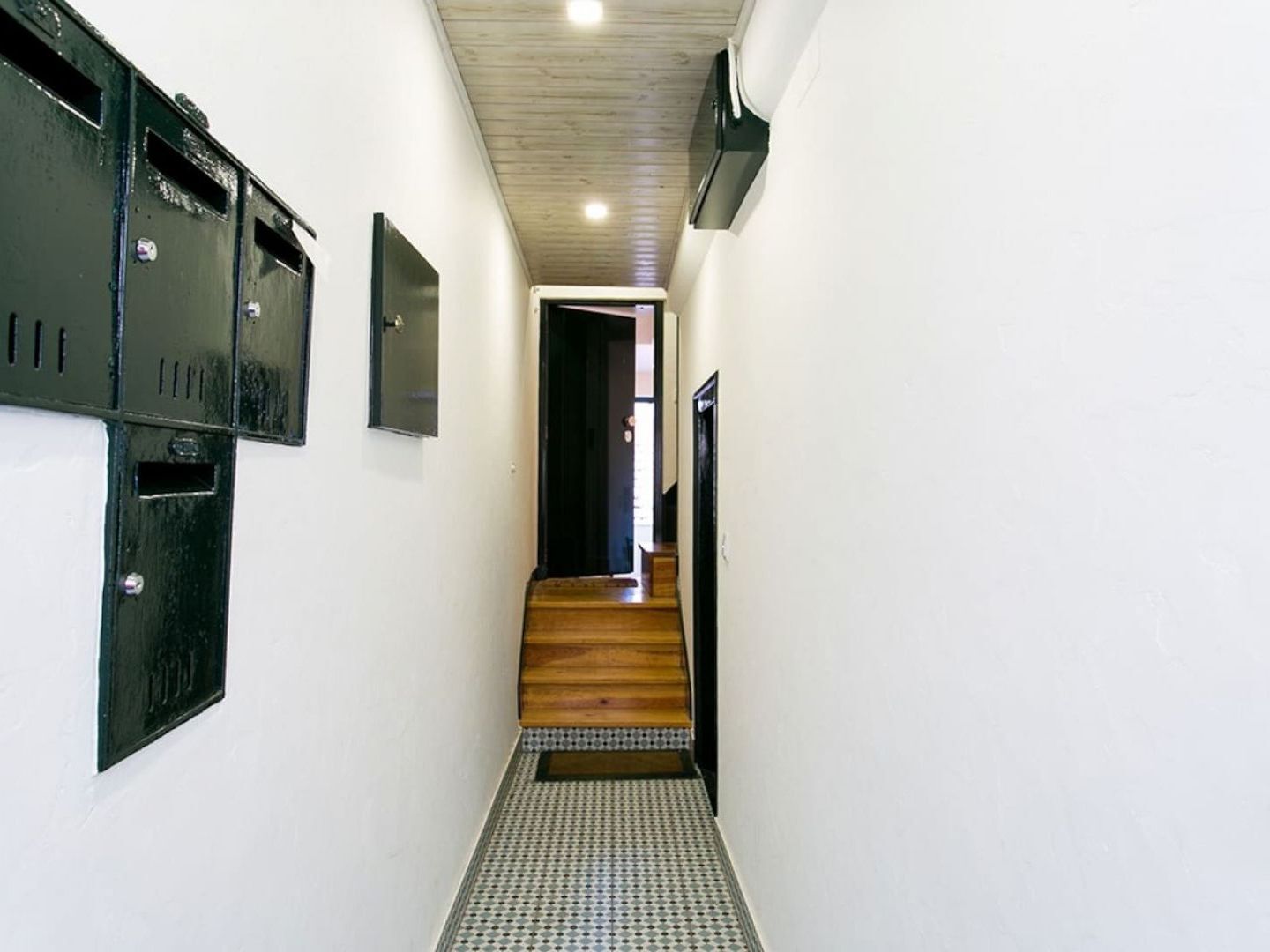 Apartment Joivy Cosy 1-bed Flat With Balcony In Alfama, Moments From The Port Lisbon
