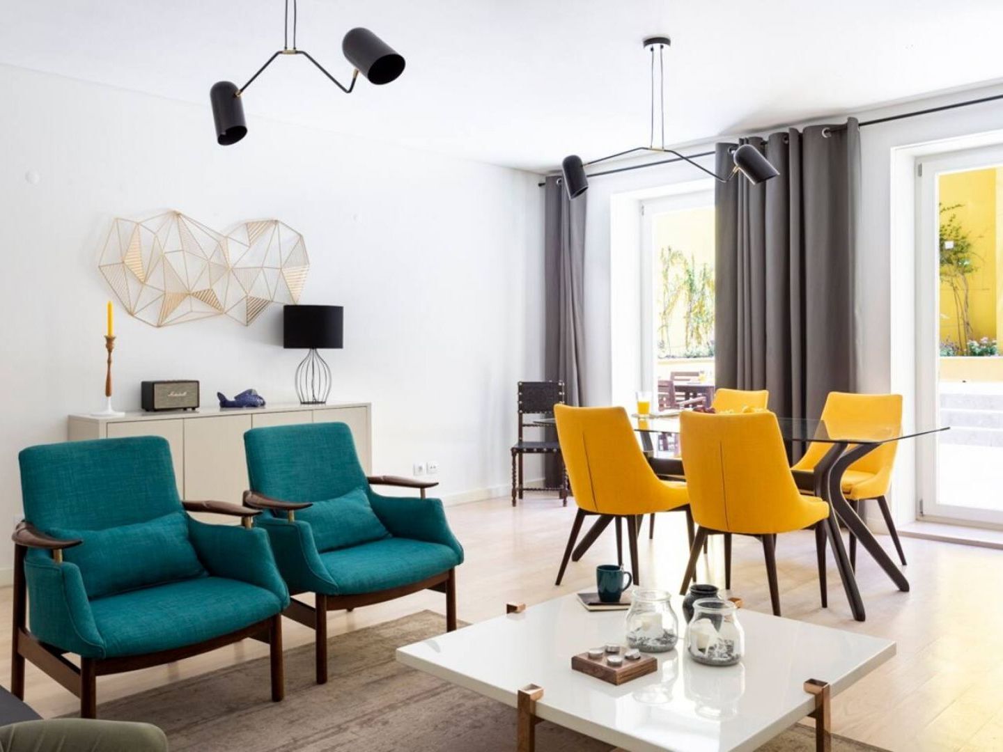 Appartement Altido Bright And Elegant 1br With Workspace And Huge Terrace In Pena, Close By Viewpoint Lisboa