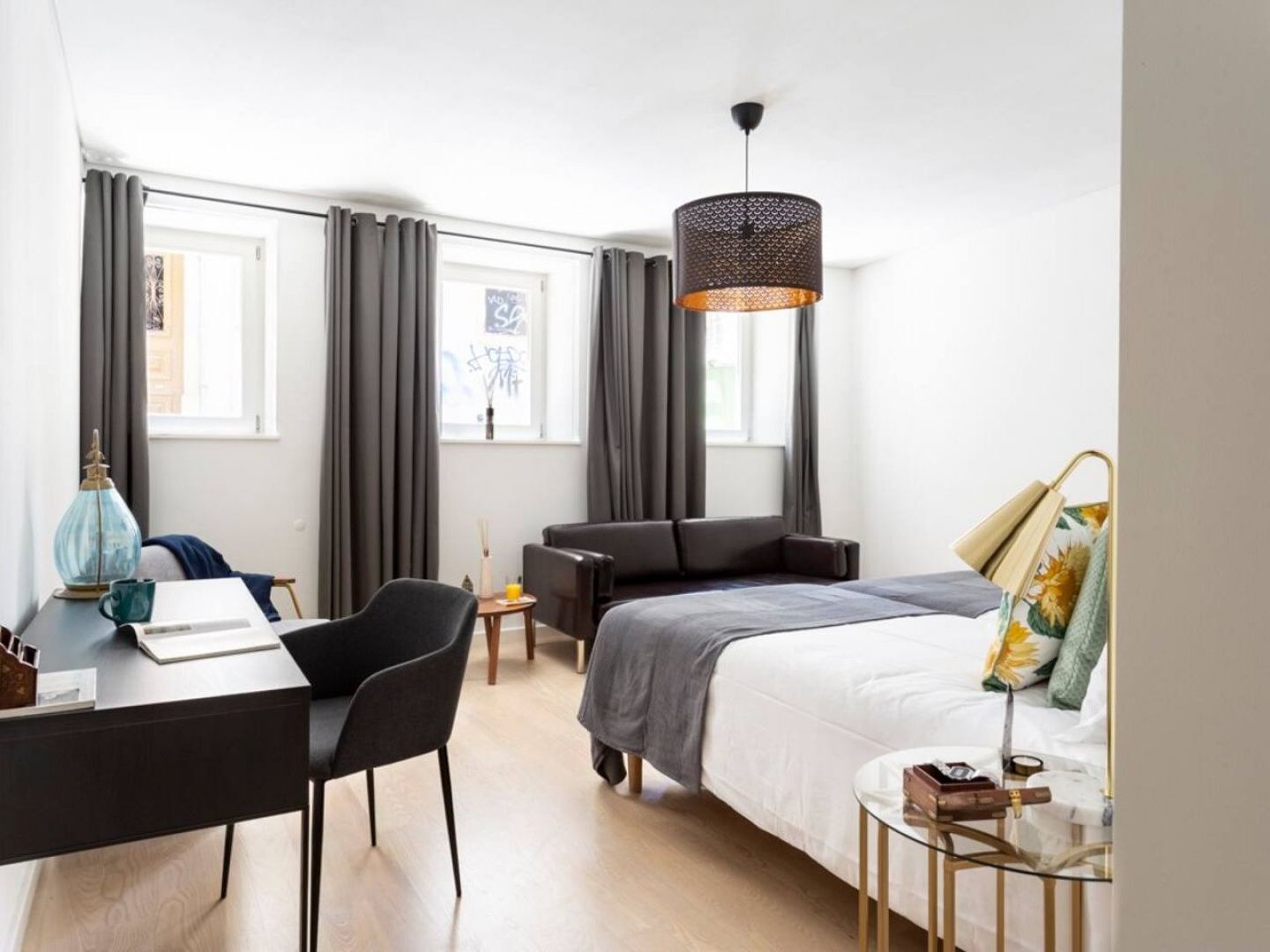 Altido Bright And Elegant 1br With Workspace And Huge Terrace In Pena, Close By Viewpoint Lisbon