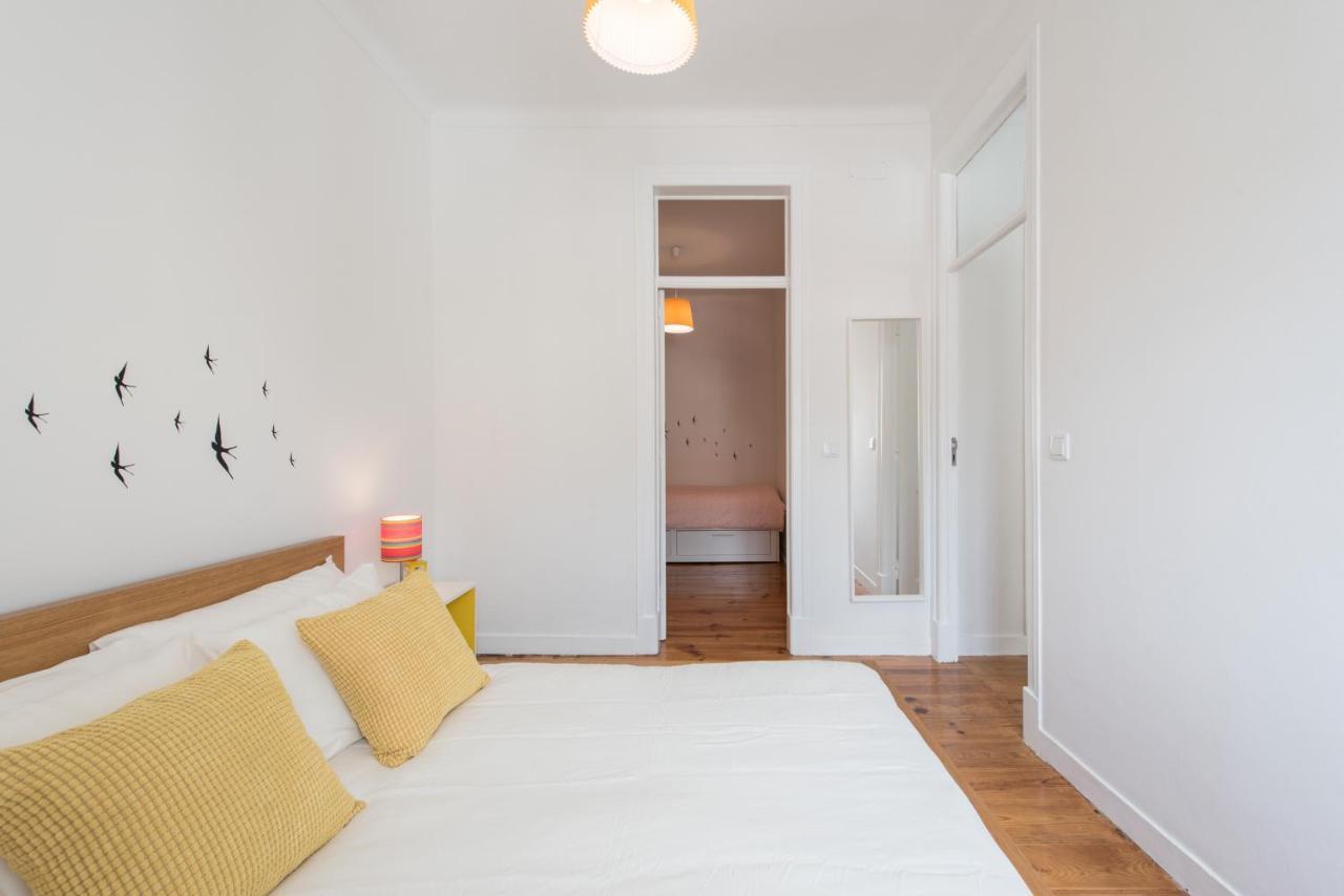 Cozy With Castel View * Lissabon