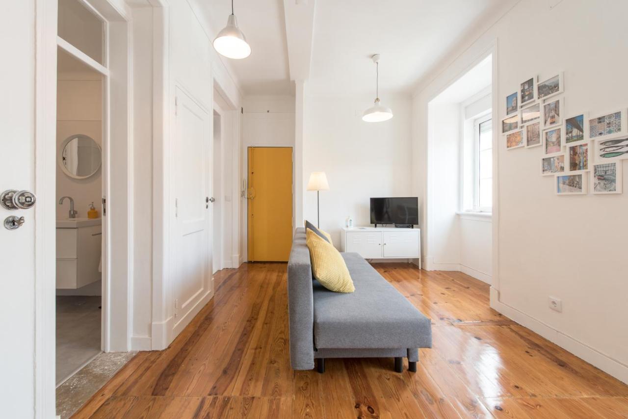 Cozy With Castel View Appartement