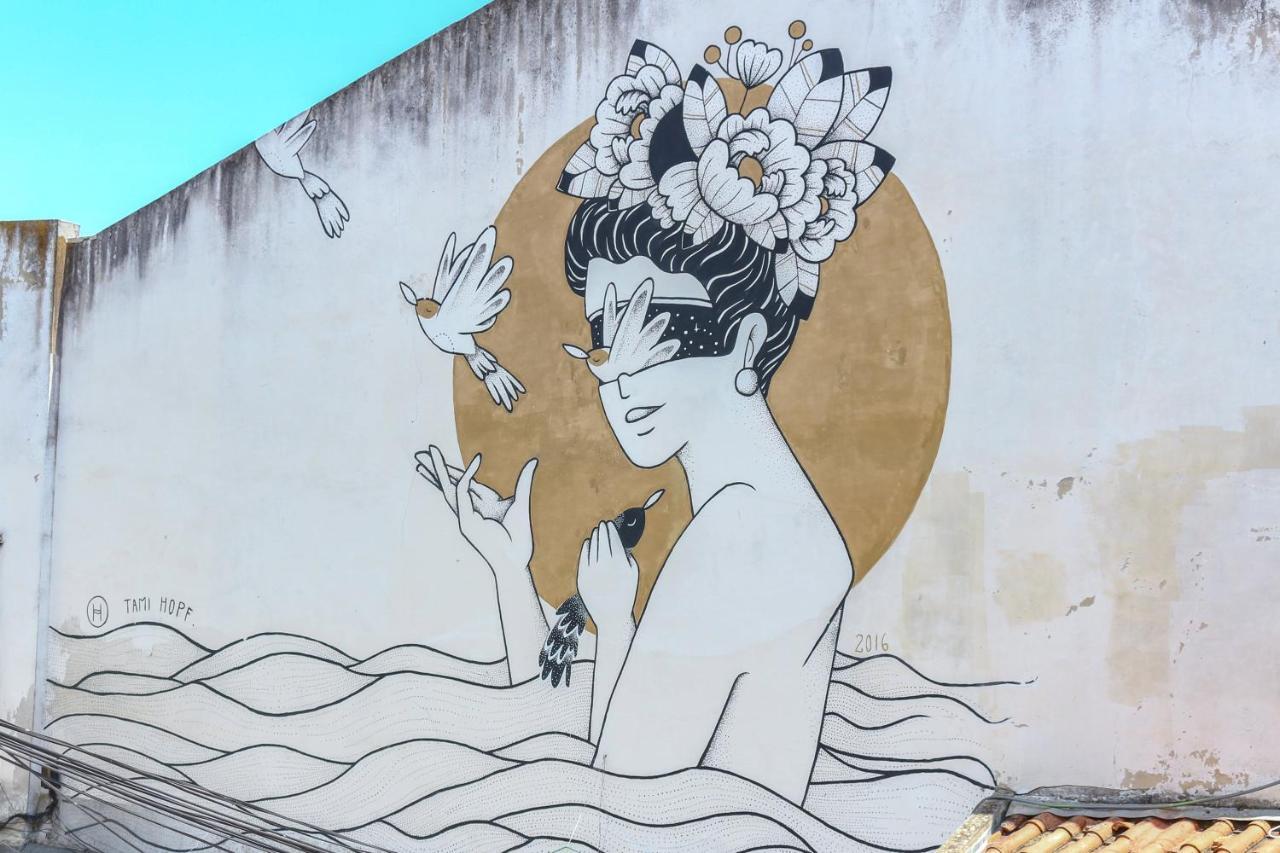 Indigo Moon's Secret Sanctuary In Alfama Lissabon