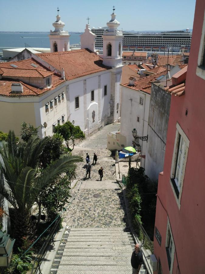Indigo Moon's Secret Sanctuary In Alfama Lissabon