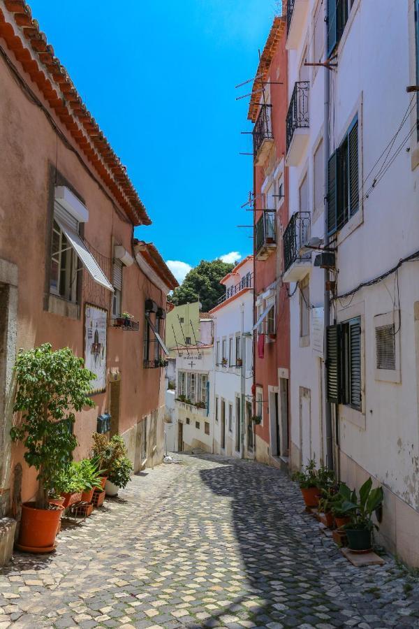 Indigo Moon's Secret Sanctuary In Alfama Lissabon