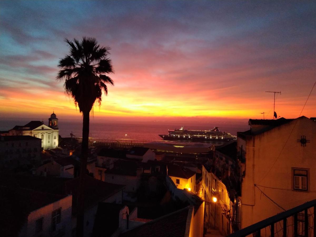 Indigo Moon's Secret Sanctuary In Alfama