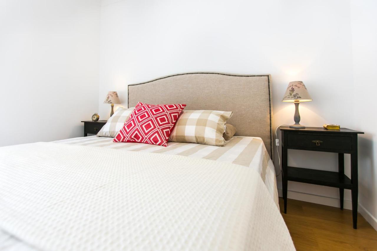 Apartamento Belem! Charming 2 Bedroom W Terrace, Wifi & Free Street Parking *