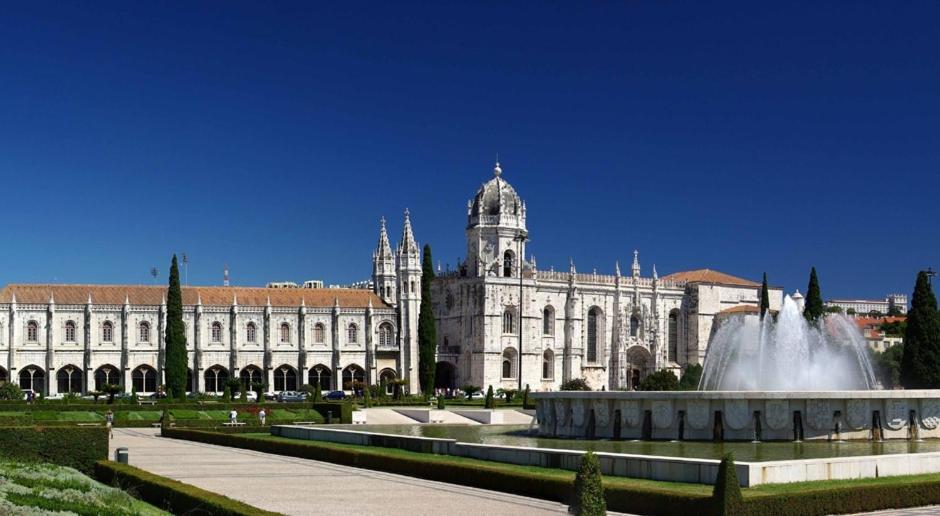 Belem! Charming 2 Bedroom W Terrace, Wifi & Free Street Parking Apartamento *