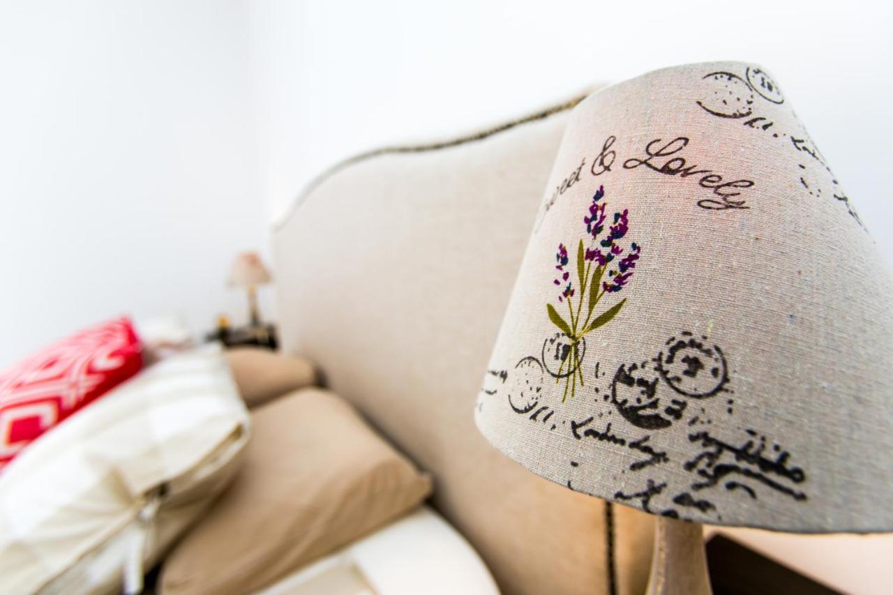 Apartamento Belem! Charming 2 Bedroom W Terrace, Wifi & Free Street Parking Lisboa