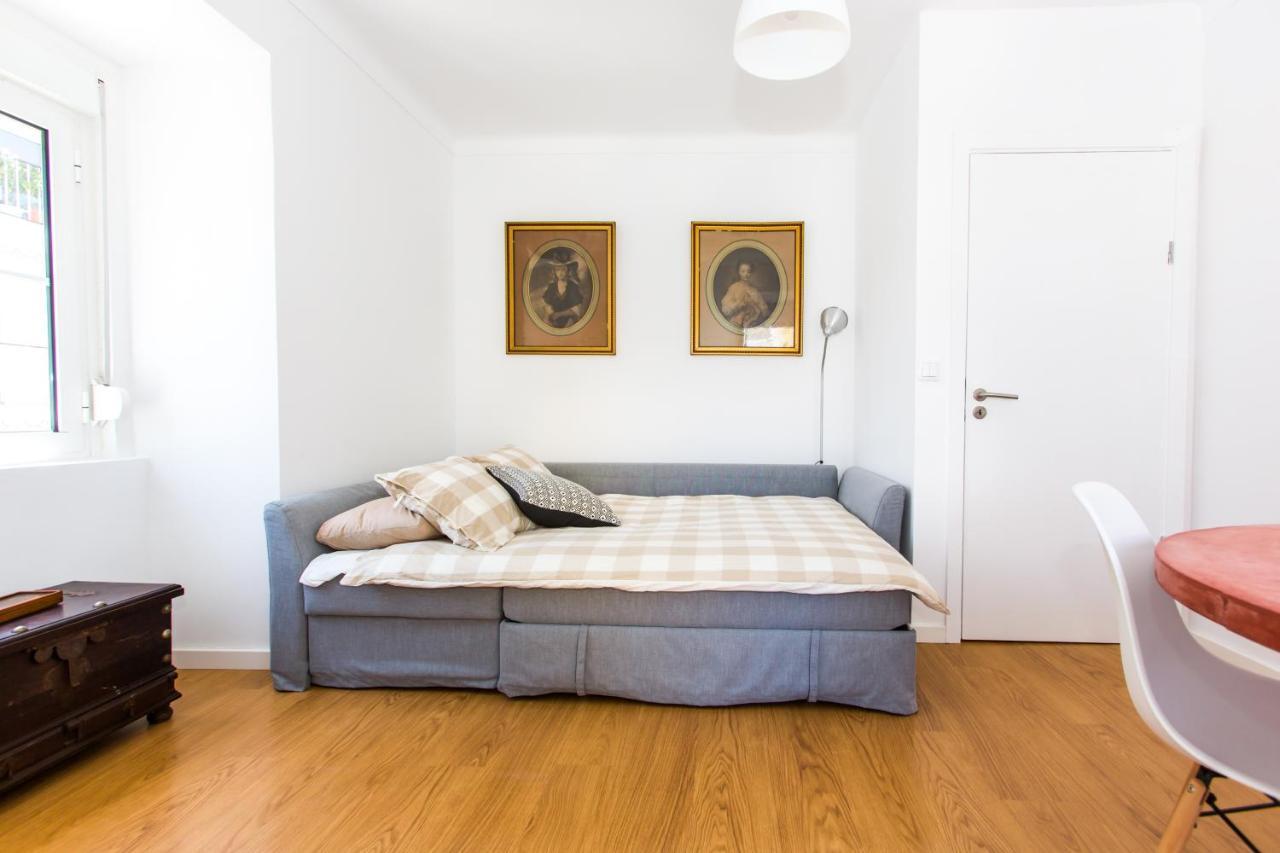 Belem! Charming 2 Bedroom W Terrace, Wifi & Free Street Parking Lisboa