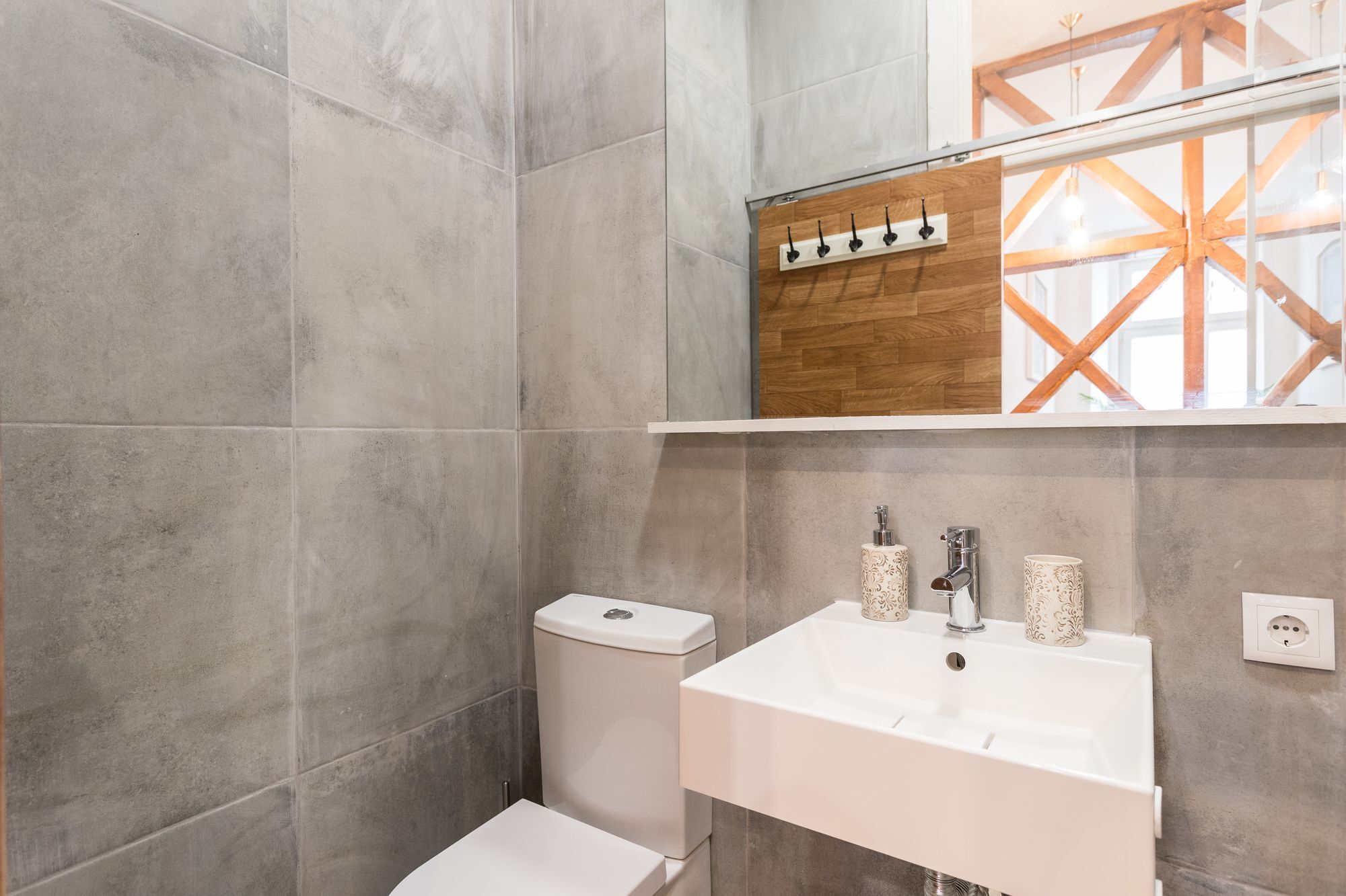 Modern Baixa By Lu Holidays Appartement *