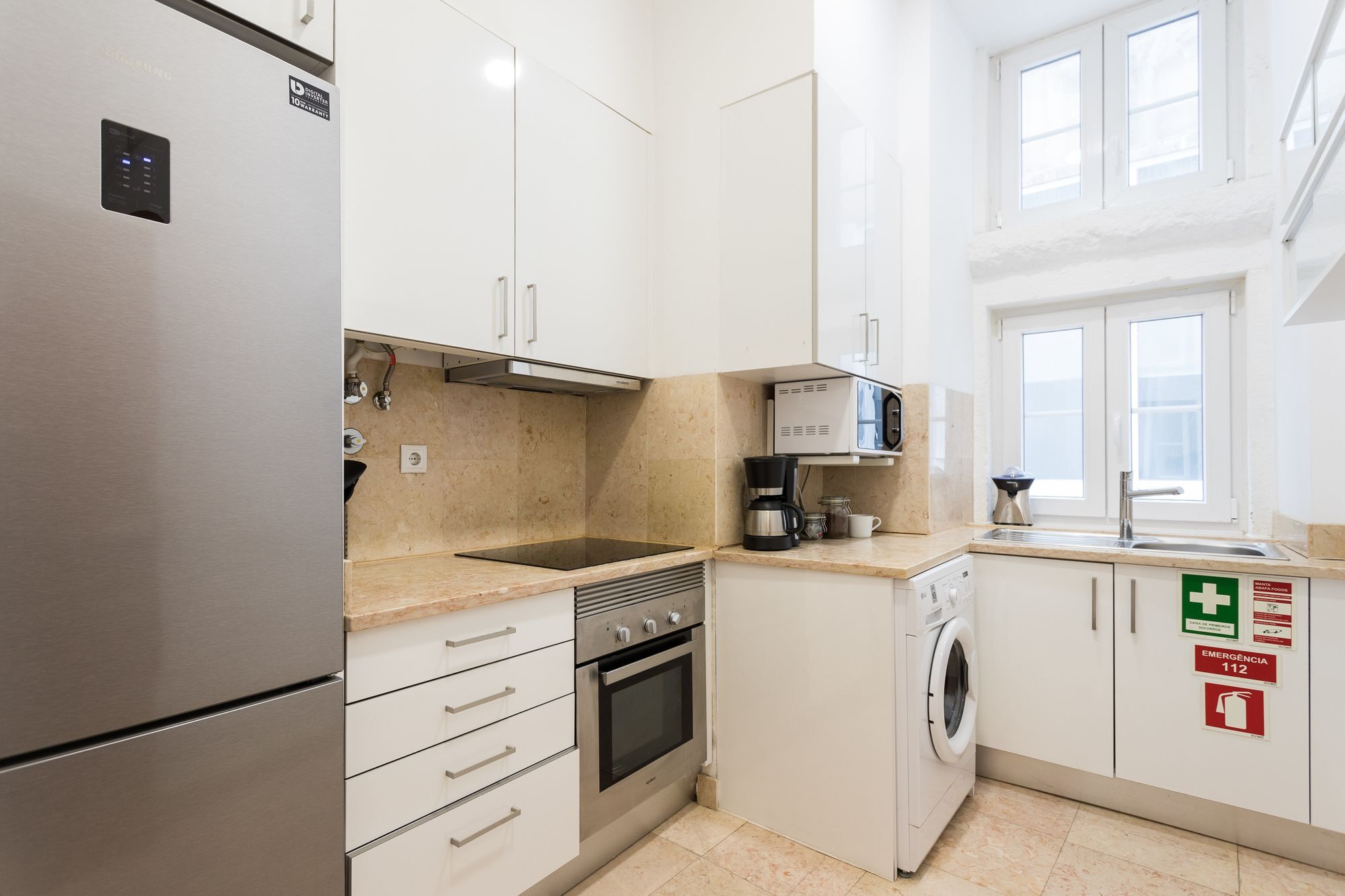 Modern Baixa By Lu Holidays Appartement