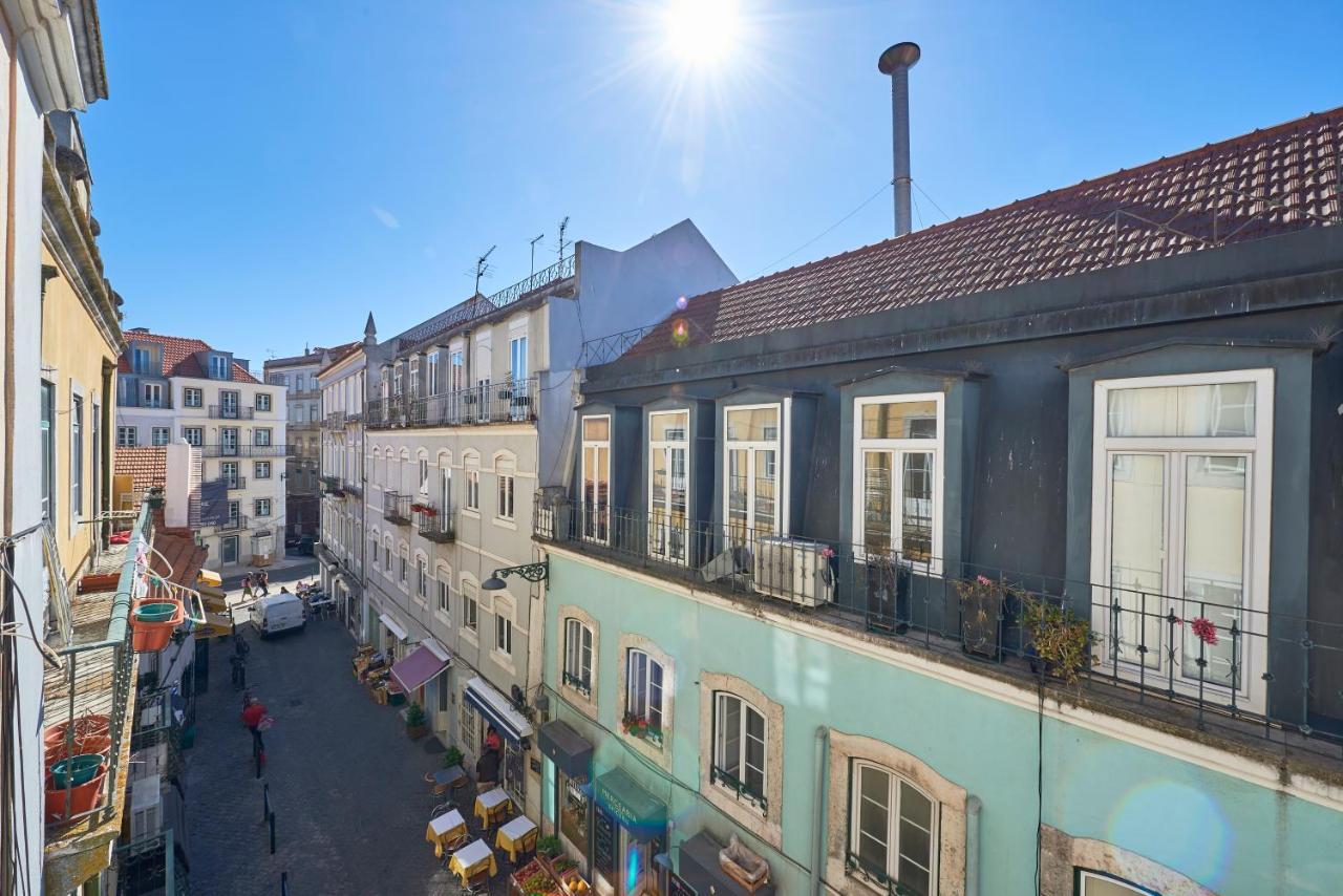 Aesthetic Riverview In Historical Apartment Lisbon