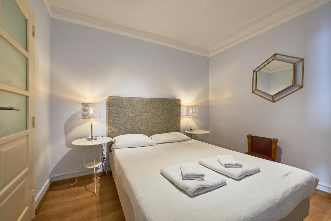 Aesthetic Riverview In Historical Lisbon