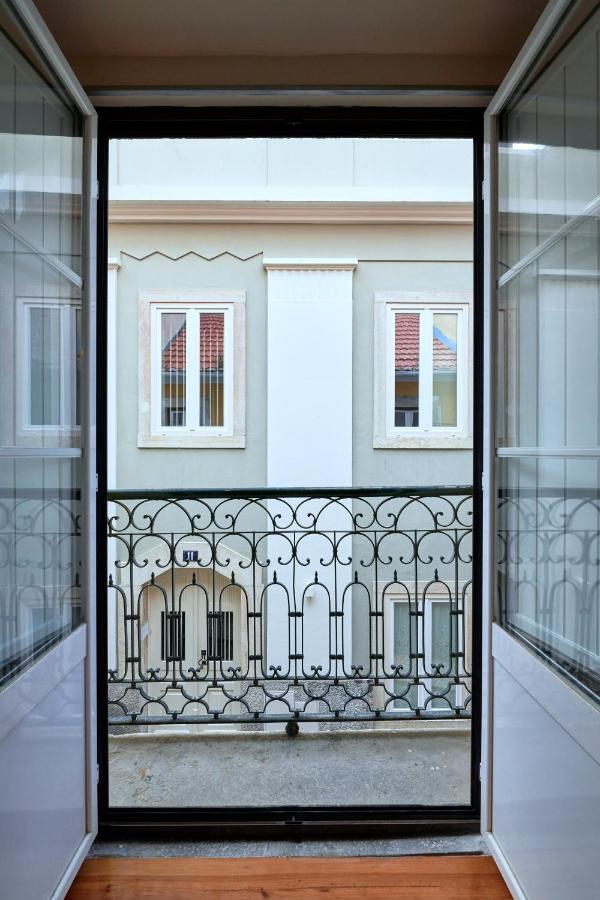 Renovated And Spacious Duplex With Patio, By Timecooler * Lisboa