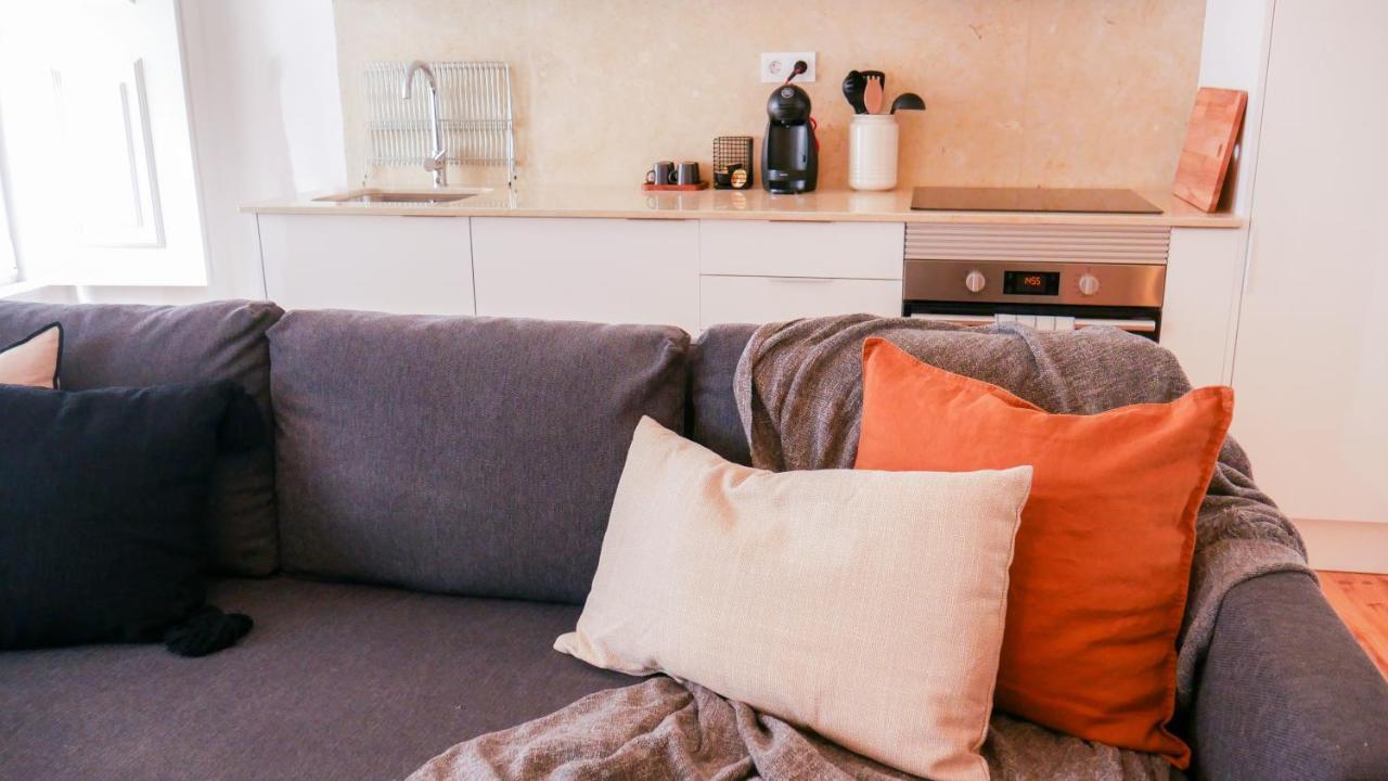 Sunny And Stylish - 11 Min To The Center Apartment