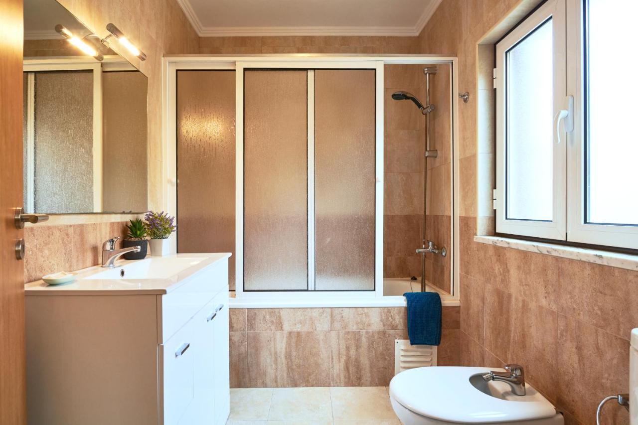Apartment Spacious And Renovated With Amazing Patio, By Timecooler *