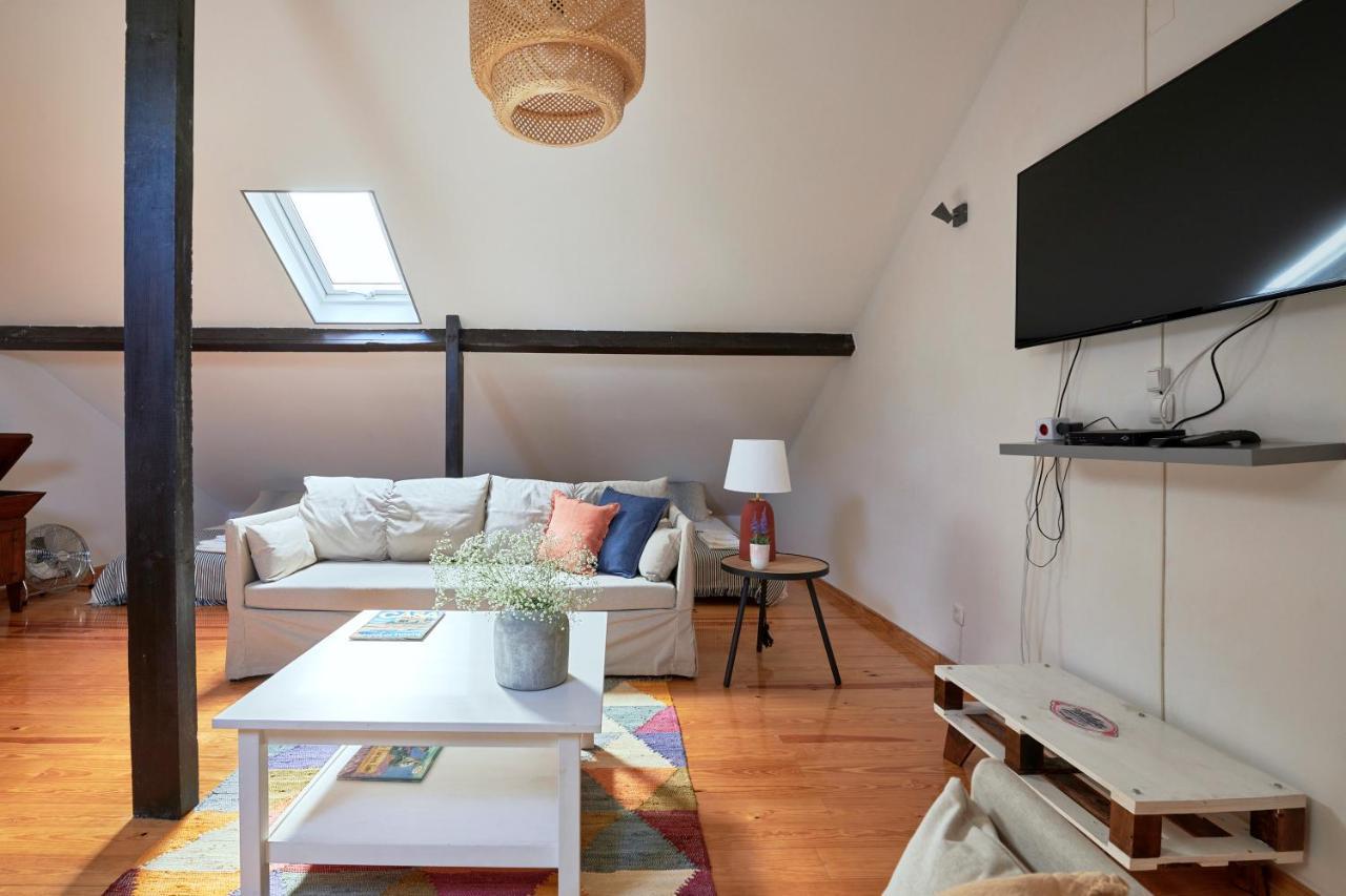 Renovated And Spacious Duplex With Patio, By Timecooler * Lisboa