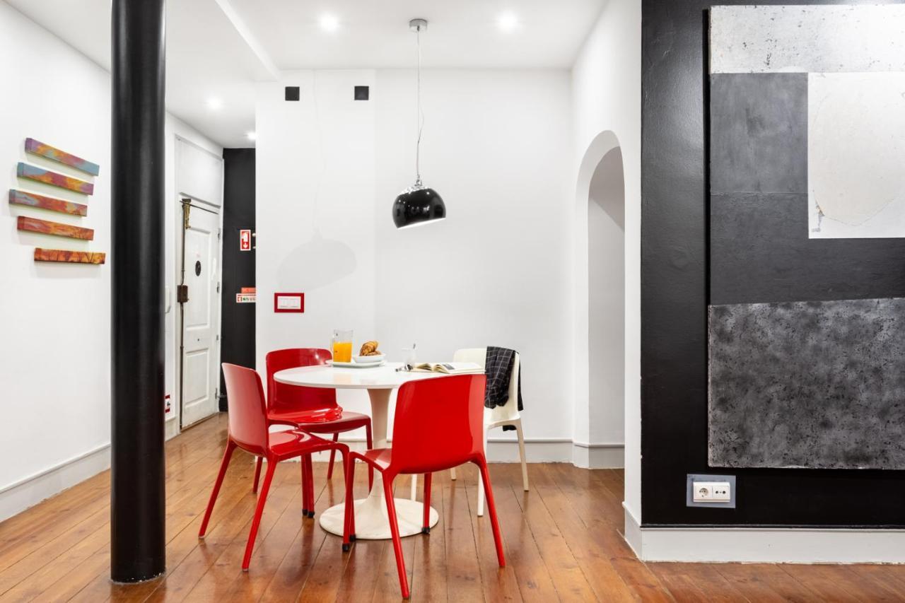 Joivy Bold And Colourful 1-bed Flat At The Heart Of Chiado, Nearby Carmo Convent Lisbon
