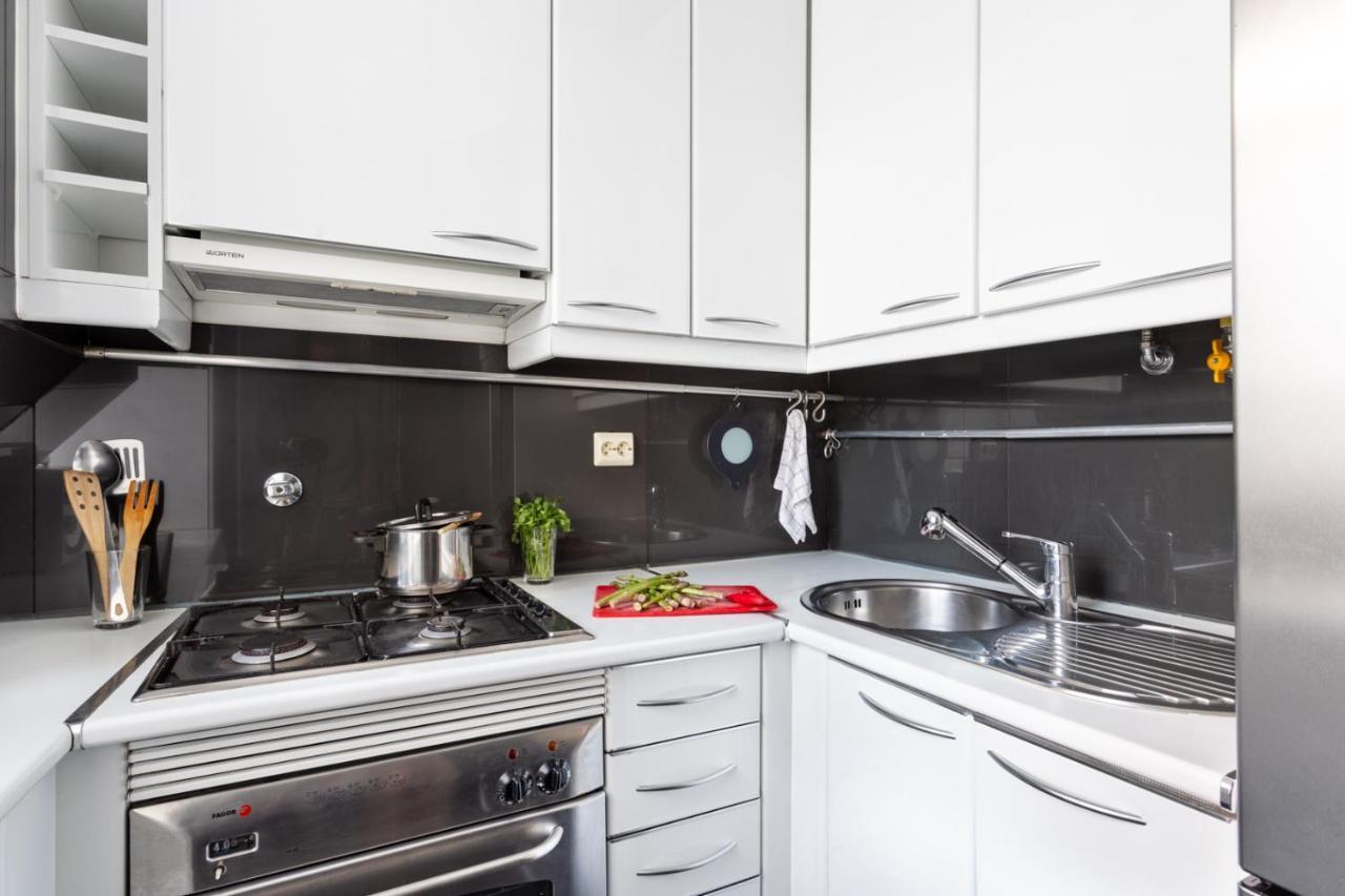 Joivy Bold And Colourful 1-bed Flat At The Heart Of Chiado, Nearby Carmo Convent Apartment Lisbon