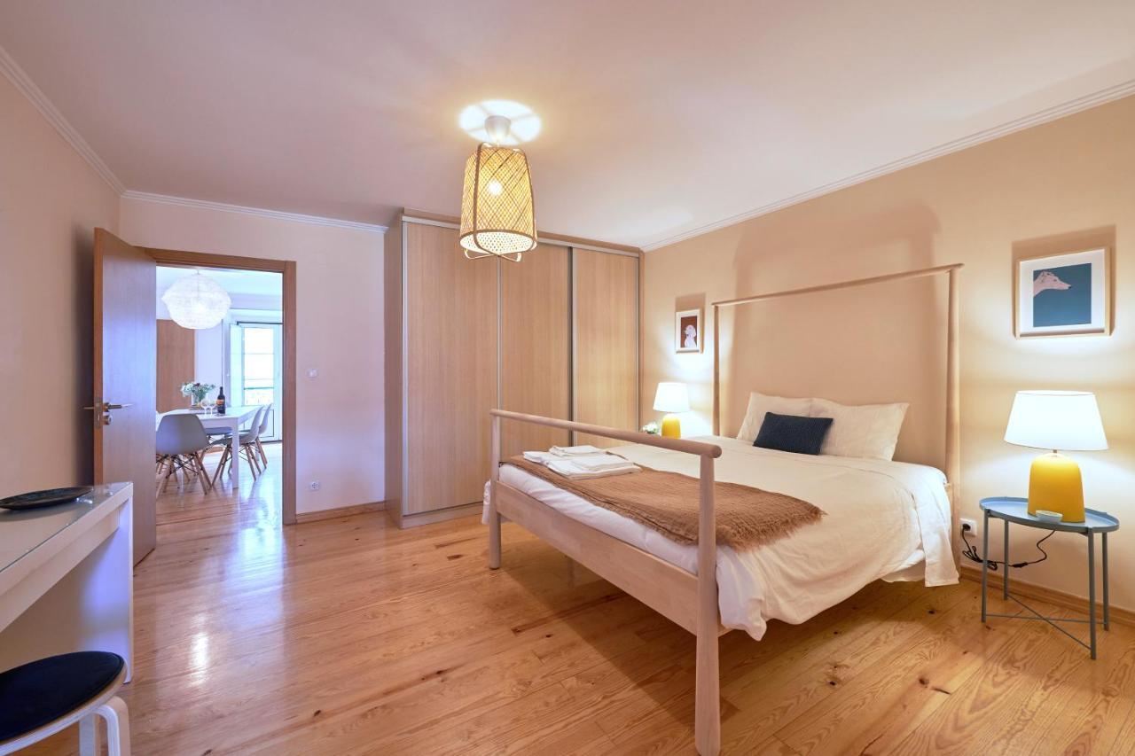 Renovated And Spacious Duplex With Patio, By Timecooler *