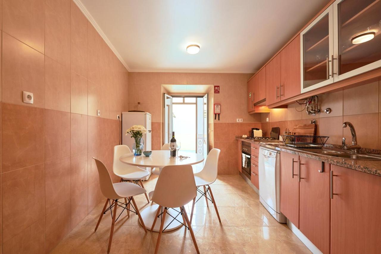 Spacious And Renovated With Amazing Patio, By Timecooler Lissabon