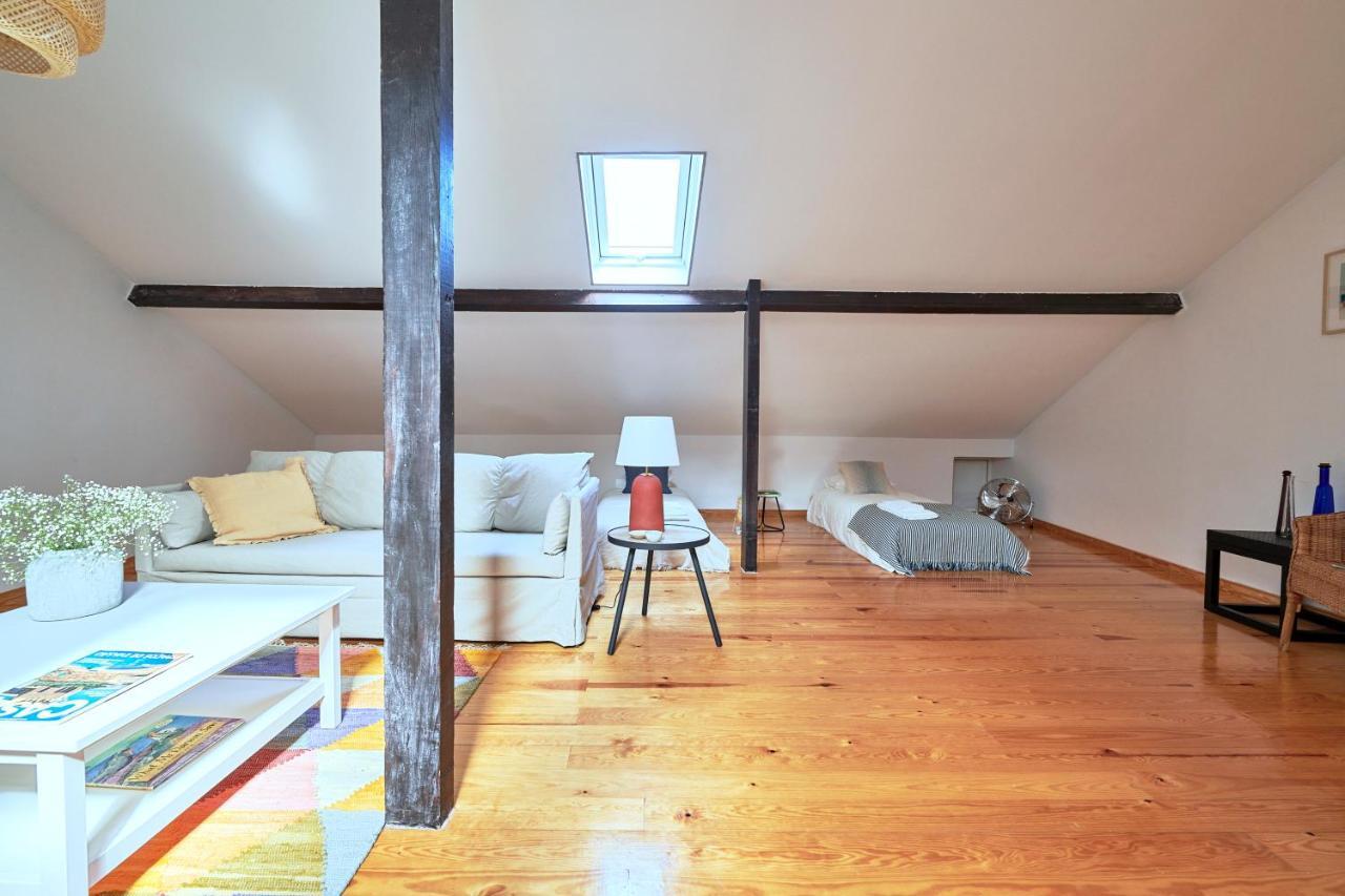 Renovated And Spacious Duplex With Patio, By Timecooler Lisboa