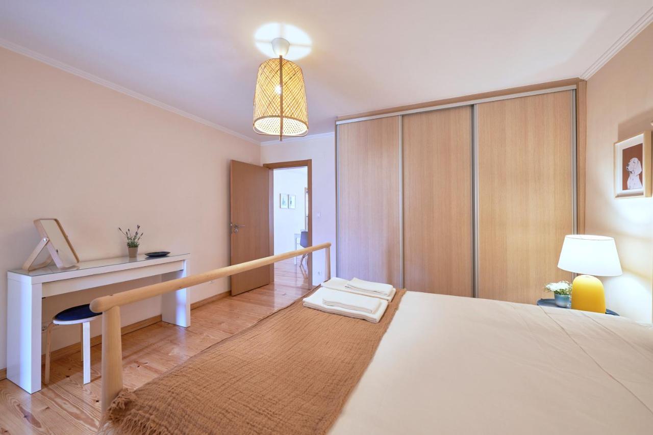 Appartement Renovated And Spacious Duplex With Patio, By Timecooler