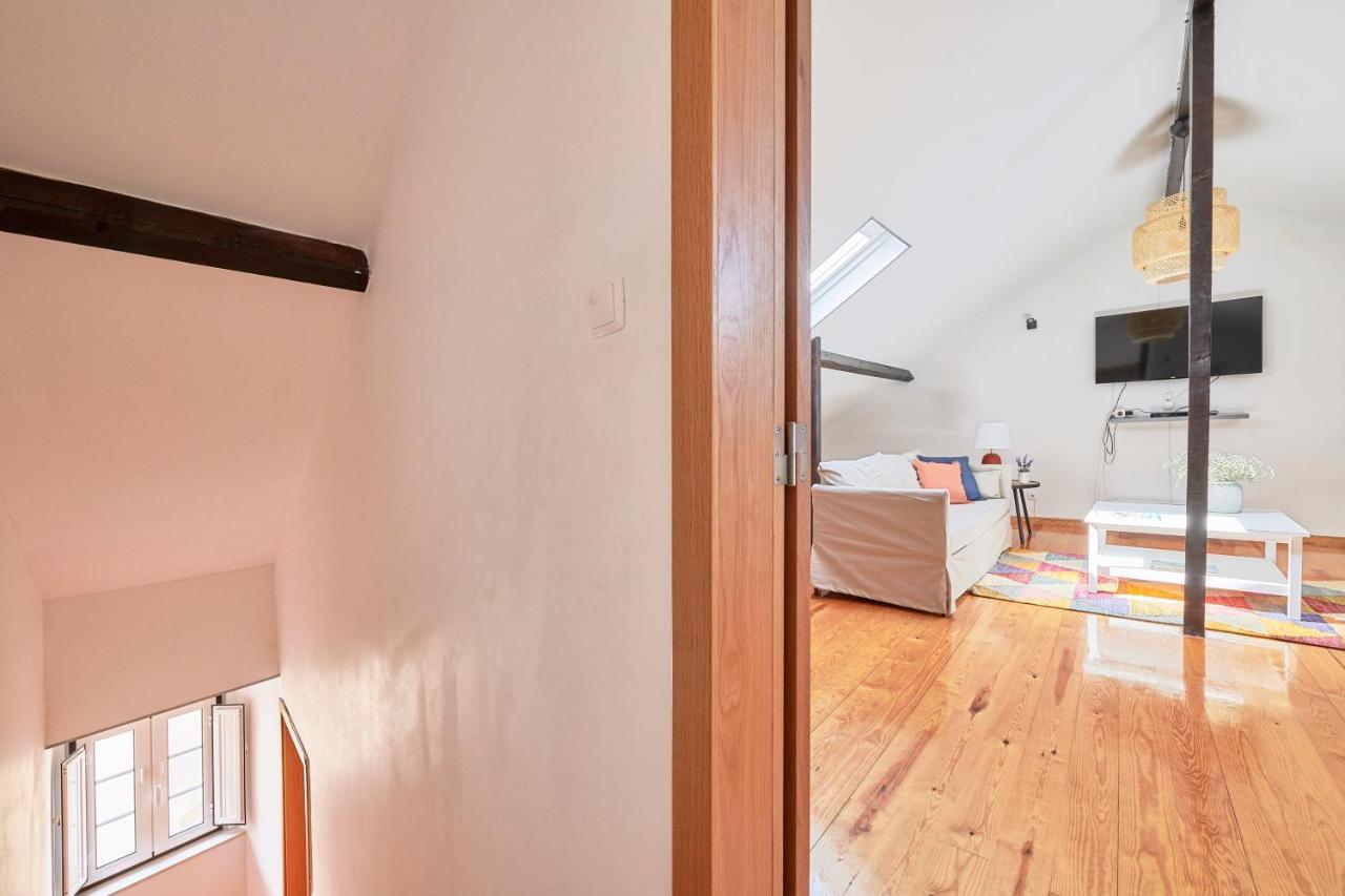 Renovated And Spacious Duplex With Patio, By Timecooler * Lisboa