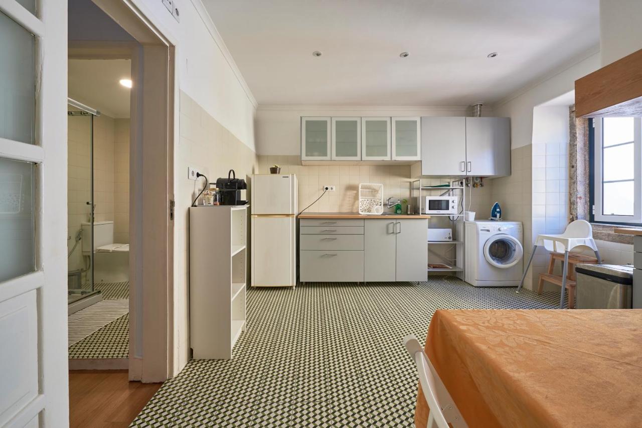 Aesthetic Riverview In Historical Apartment