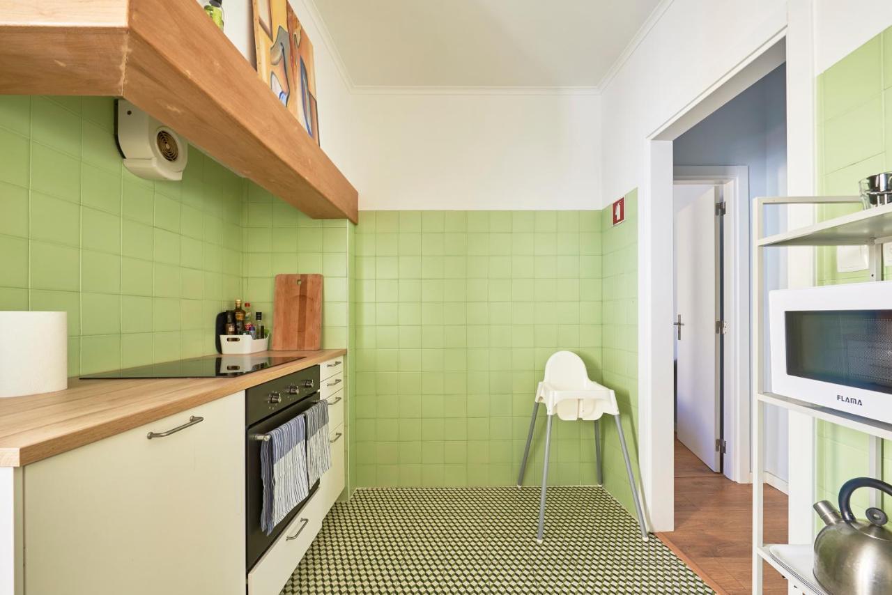 Elegant Riverview In Historical Apartment Lisbon