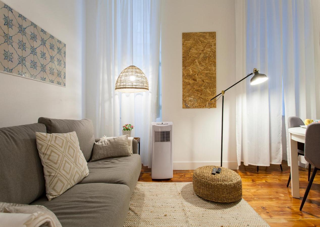 Apartment Downtown Correeiros